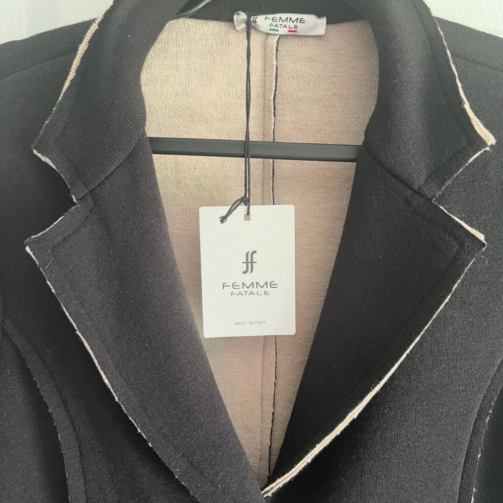 Femme‎ Fatale NWT black elbow patch  Made In Italy Blazer Sz Medium